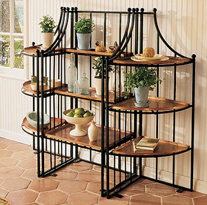 Kệ sắt mỹ thuật làm đẹp không gian nhà bạn
