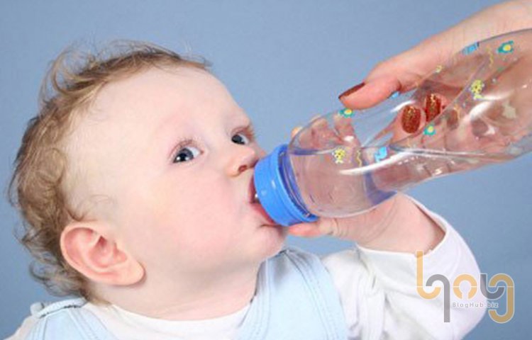 Có nên cho trẻ bị sốt ngủ máy lạnh