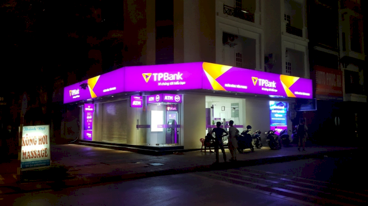 Giá thi công hộp đèn 3M là bao nhiêu?