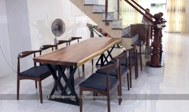 “Mách” bạn 3 điều thú vị về bàn gỗ Me tây không phải ai cũng biết