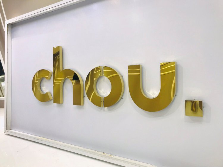 Chọn chữ inox vàng gương hay vàng xước