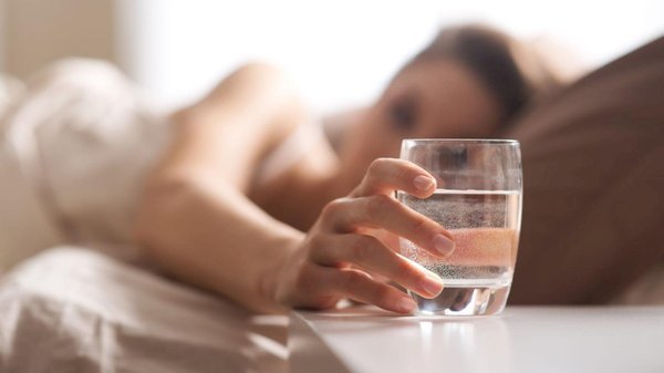 Sáng ngủ dậy nên uống nước gì tốt cho sức khỏe?
