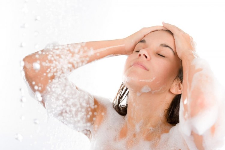 Mách bạn cách tắm đúng cách dưới góc nhìn của chuyên gia