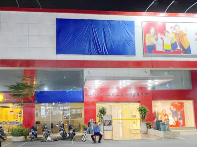 Chinh phục khách hàng với showroom trang trí decal 3M