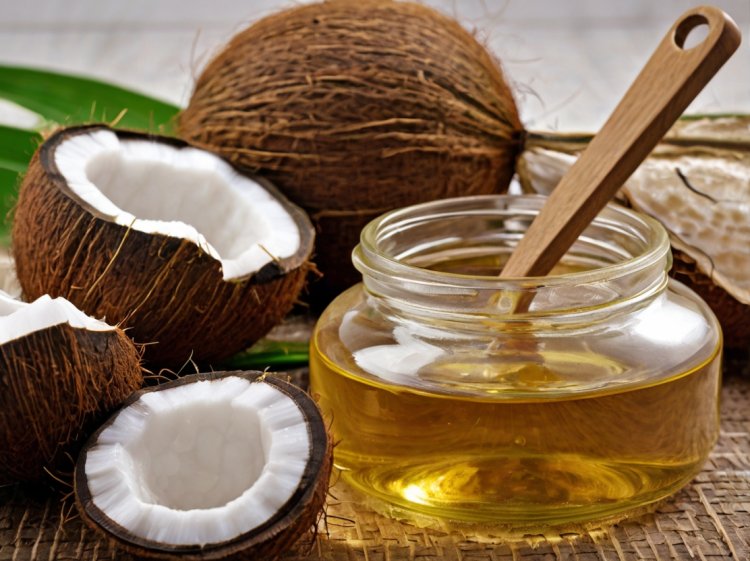Dưỡng tóc bằng dầu dừa: Hiệu quả thật hay chỉ là lời đồn?
